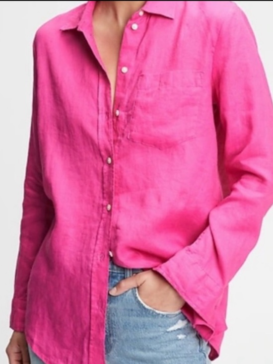 GAP Tops - Gap Long Sleeve Button-Up Shirt